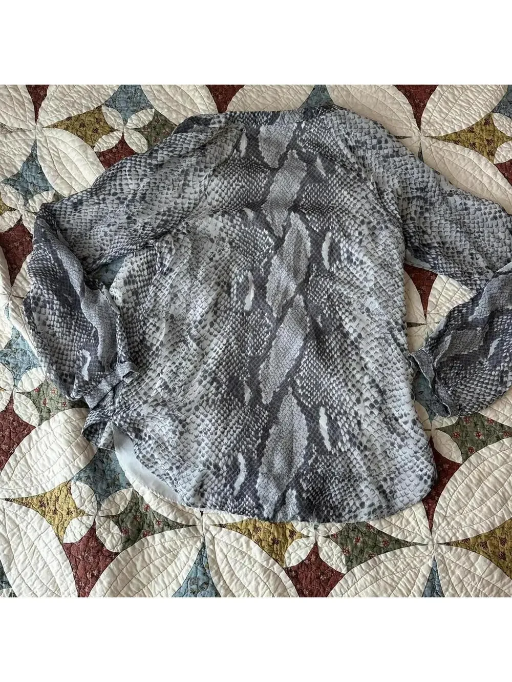 DIANE VON FURSTENBERG Sz 2 MAIKO PRINT SILK LONG SLEEVE BLOUSE IN PYTHON GREY - Picture 6 of 6